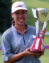 Tour rookie Lu wins Golf 5 Ladies in playoff
